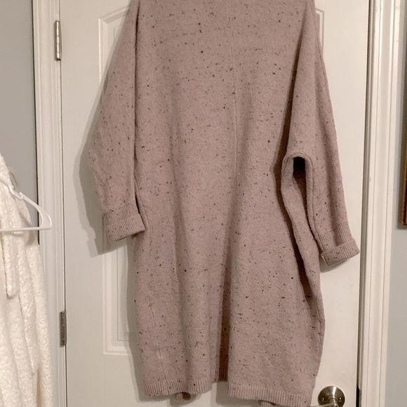 Old Navy sift pink long sweater. - Picture 7 of 11